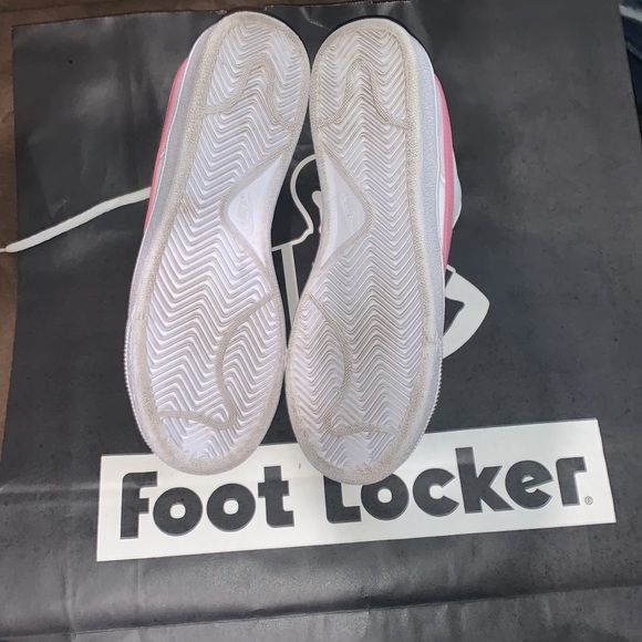 Nike youth size 6Y shoe - Picture 3 of 5